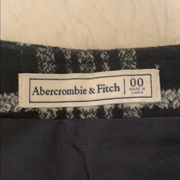 Abercrombie & Fitch plaid skirt - Picture 4 of 7